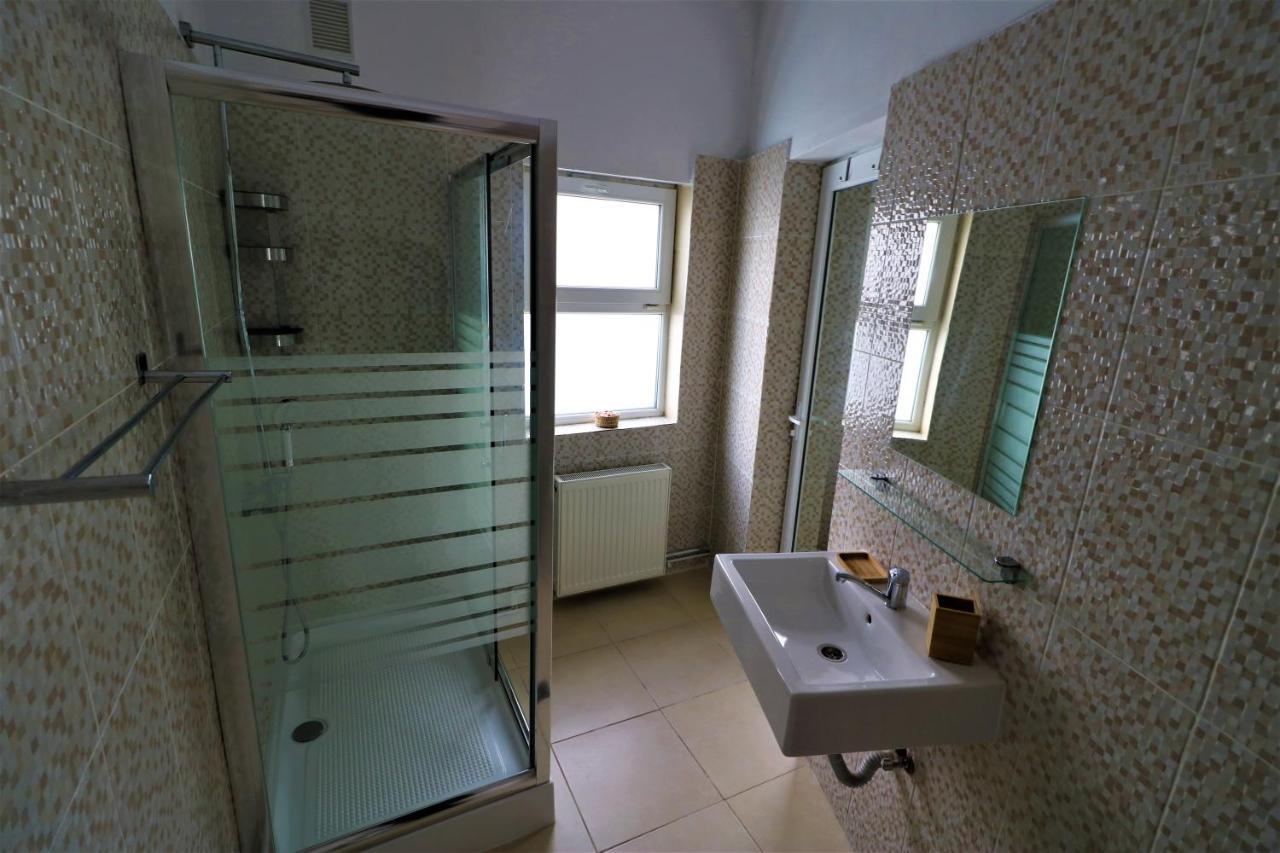 Athenee Palace Apartment - Panoramic View Terrace & Balcony - Free Minibar Bucharest Exterior photo